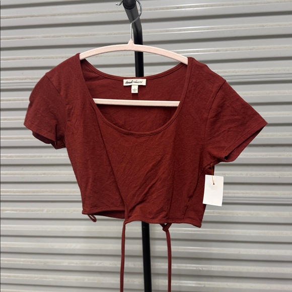 Derek Heart Rust Crop Top - Picture 1 of 3
